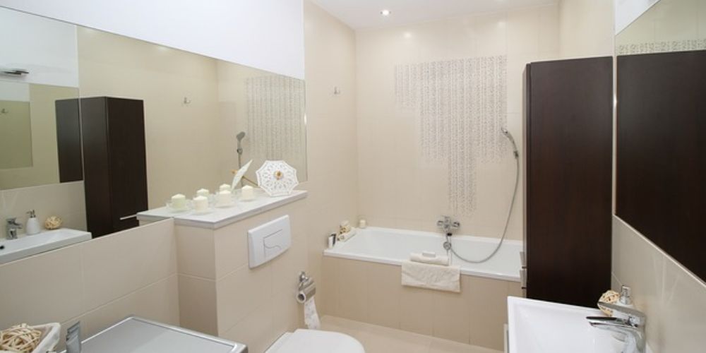 Metallic Accents and Mixed Finishes